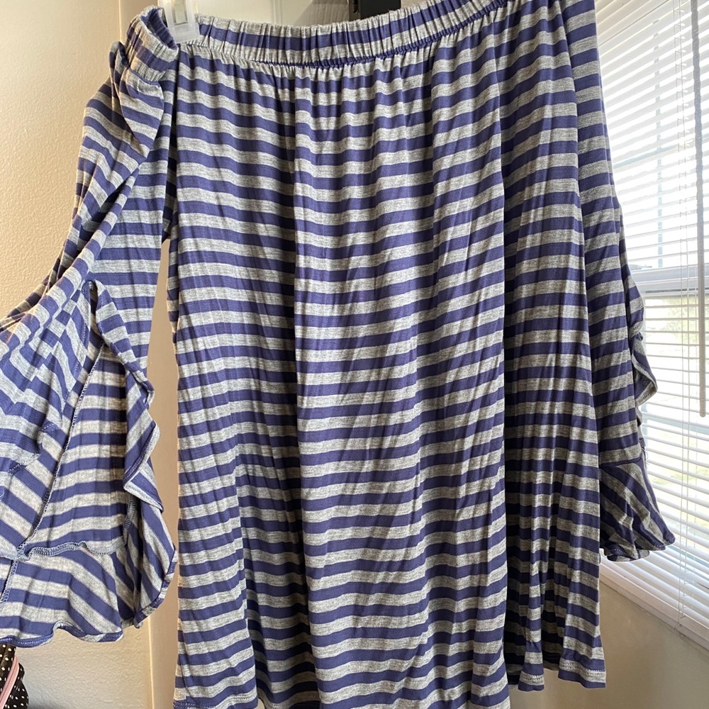 Off shoulder shirt